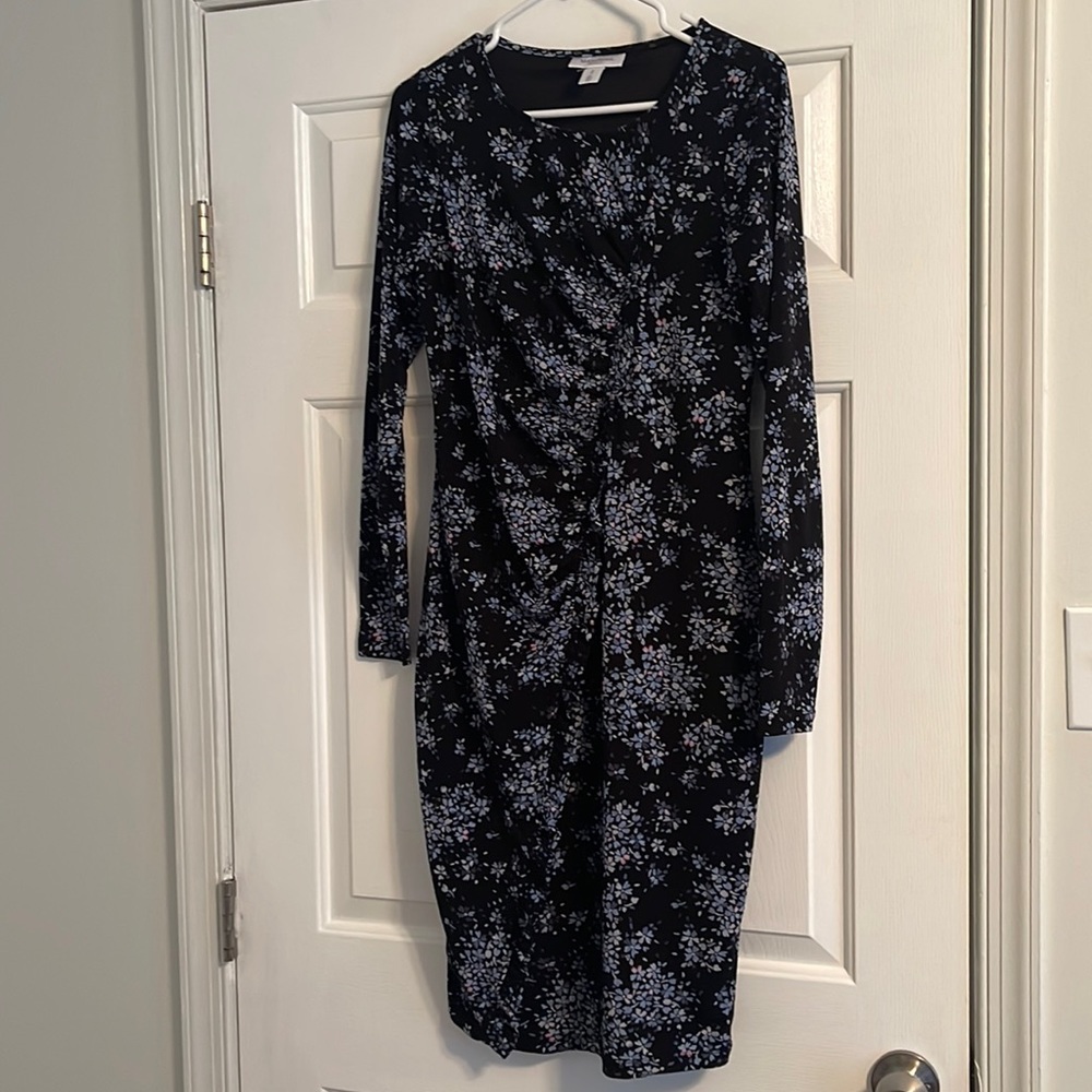 Beautiful, form fitting MATERNITY dress